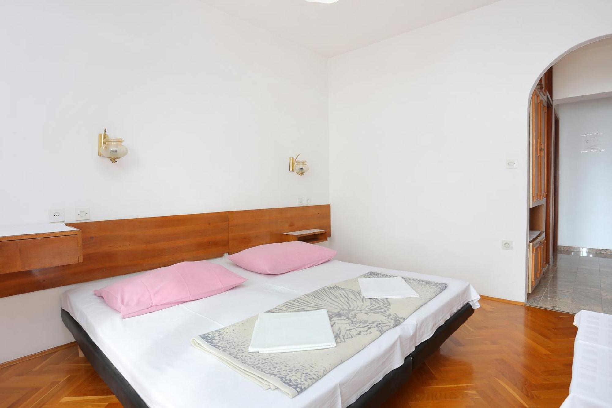 Rooms With A Parking Space Brela, Makarska - 17281 Habitación foto